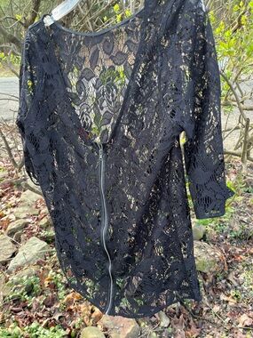sofia by sofia vergara Black Lace Zip-Front Blouse